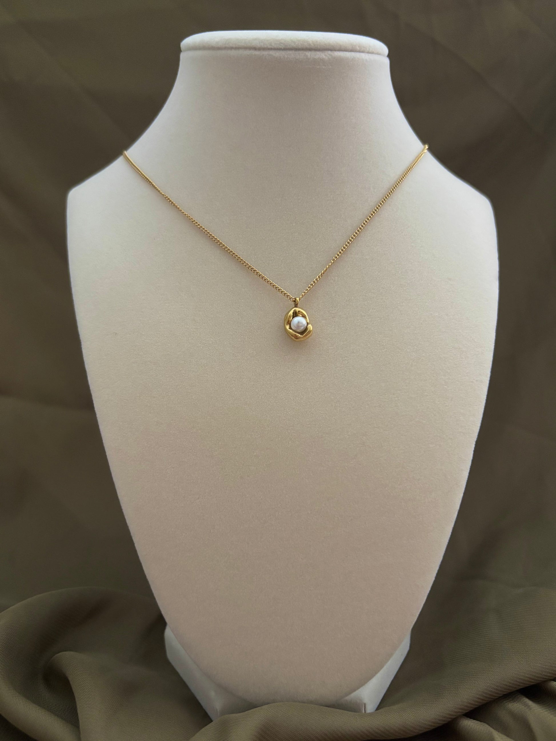 Nido Perlado Necklace